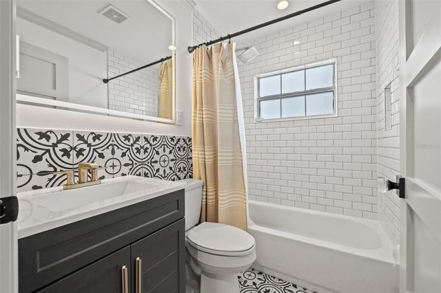 11225 2ND STREET E A, Treasure Island, FL 33706