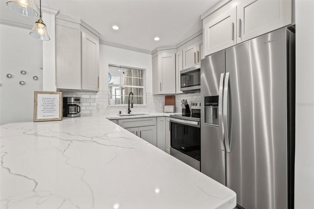 11225 2ND STREET E A, Treasure Island, FL 33706