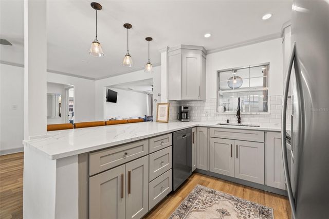 11225 2ND STREET E A, Treasure Island, FL 33706