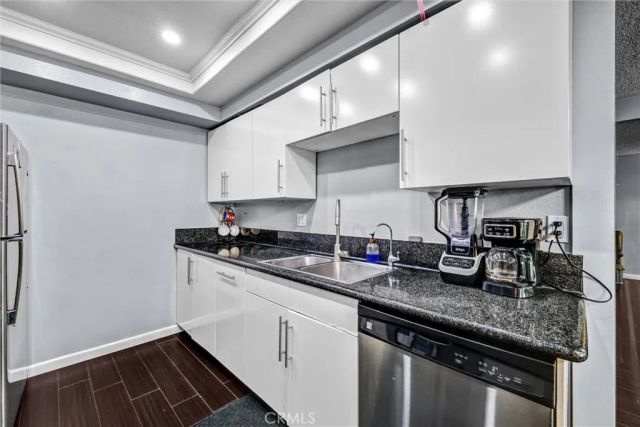 943 W Lamark Lane, Anaheim, CA 92802