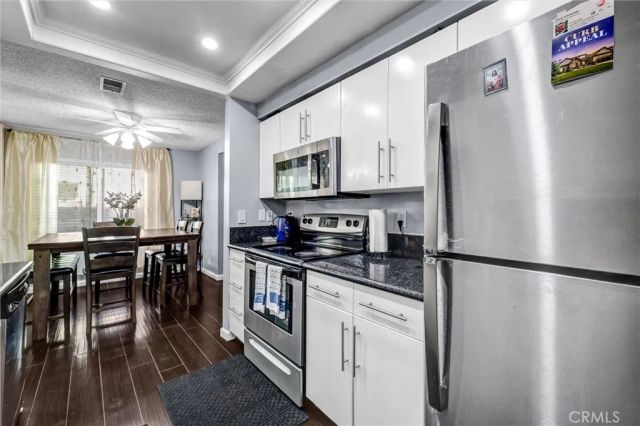 943 W Lamark Lane, Anaheim, CA 92802