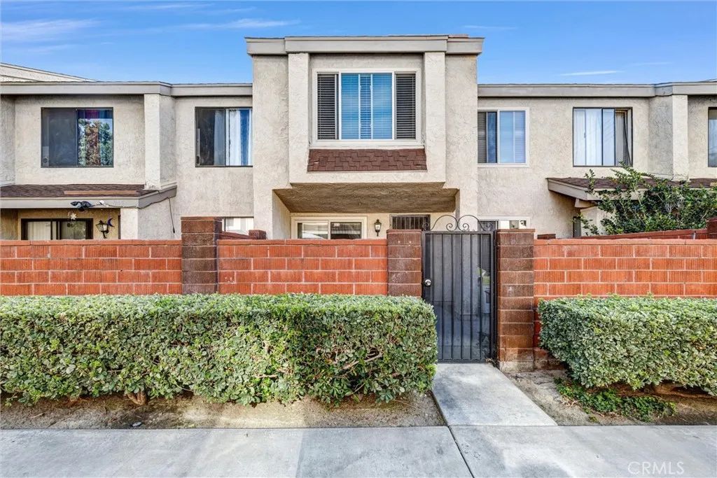 943 W Lamark Lane, Anaheim, CA 92802