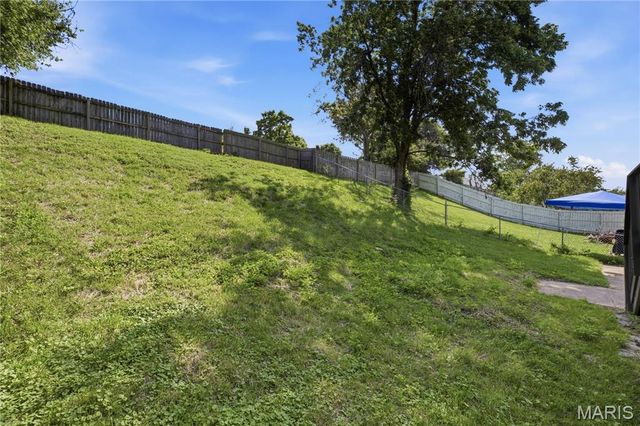 310 Green Jade Estates Drive, Fenton, MO 63026