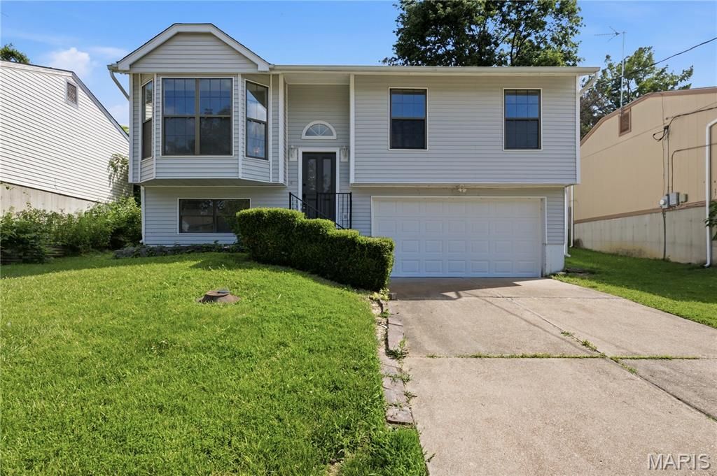 310 Green Jade Estates Drive, Fenton, MO 63026