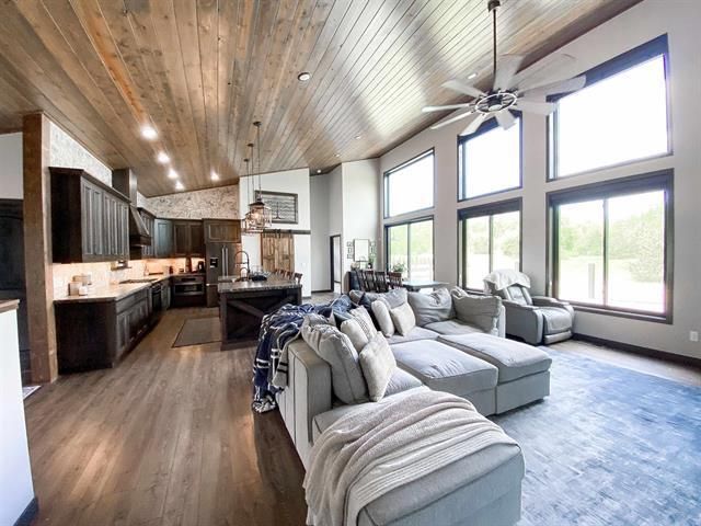 S7915 Ruthe Badger Lane, Merrimac, WI 53561