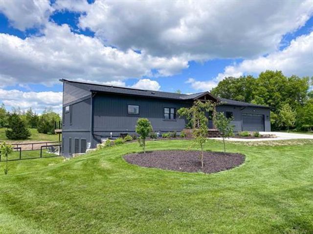 S7915 Ruthe Badger Lane, Merrimac, WI 53561