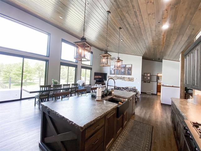 S7915 Ruthe Badger Lane, Merrimac, WI 53561