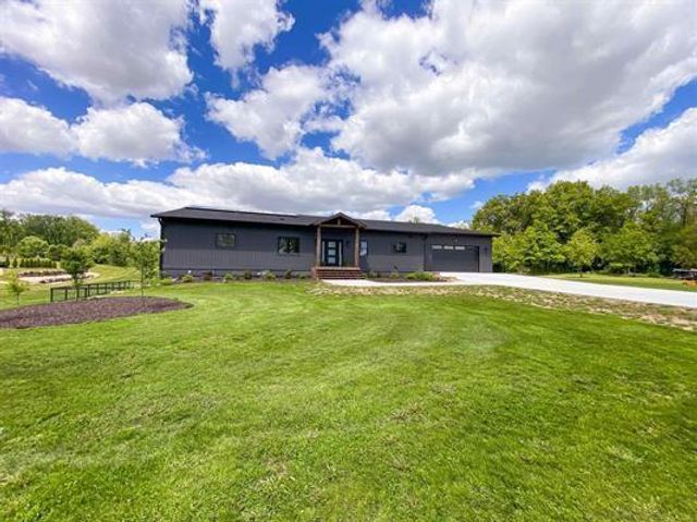 S7915 Ruthe Badger Lane, Merrimac, WI 53561