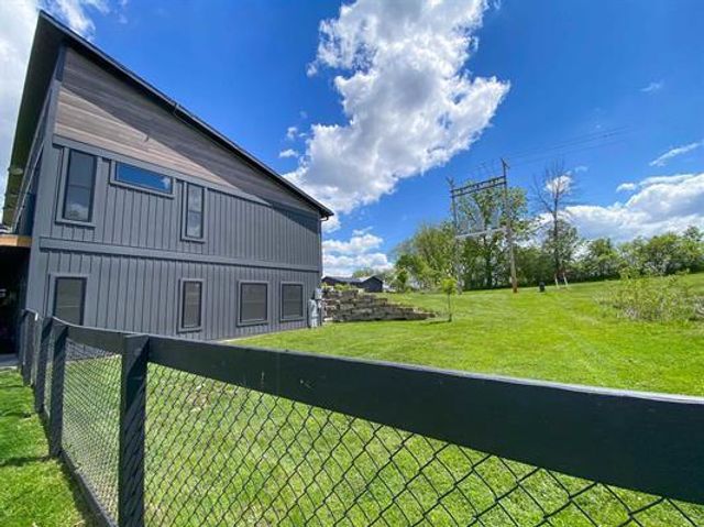 S7915 Ruthe Badger Lane, Merrimac, WI 53561