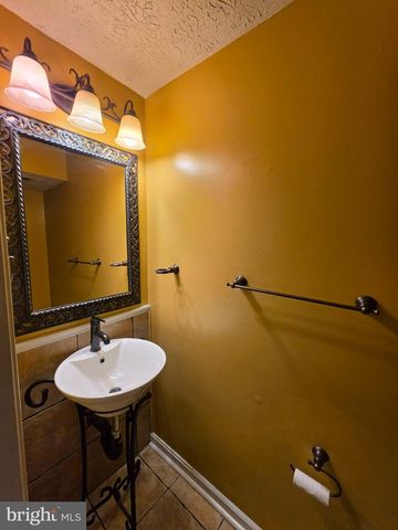 7109 UPPER MILLS CIR, Catonsville, MD 21228