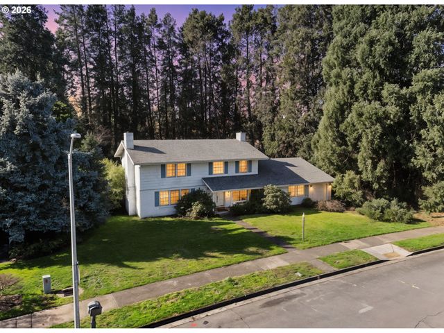 3360 CHEVY CHASE St, Eugene, OR 97401