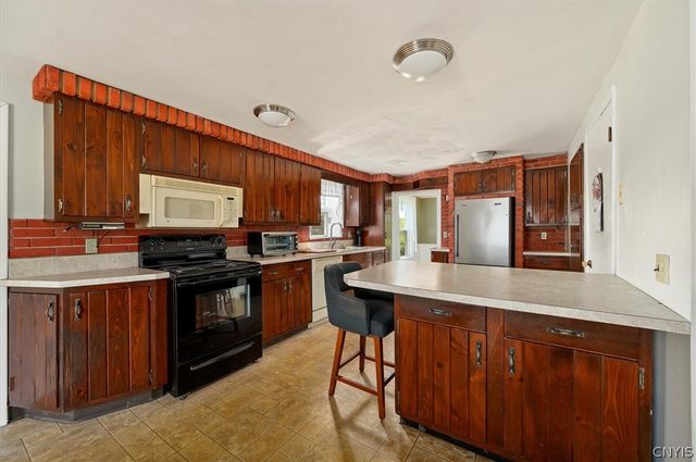 5766 State Route 233, Westmoreland, NY 13440