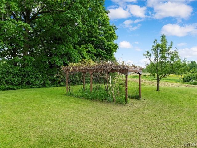 5766 State Route 233, Westmoreland, NY 13440