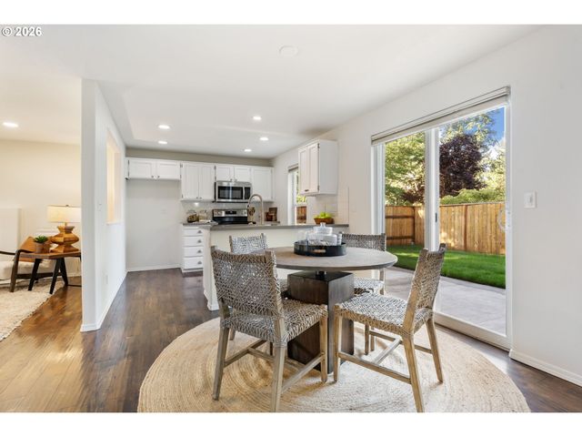 8885 Sw 76TH Pl, Portland, OR 97223