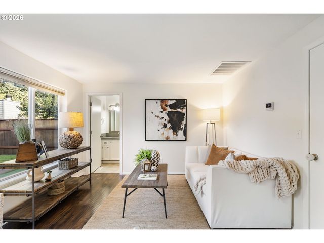 8885 Sw 76TH Pl, Portland, OR 97223