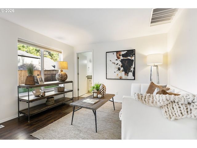 8885 Sw 76TH Pl, Portland, OR 97223