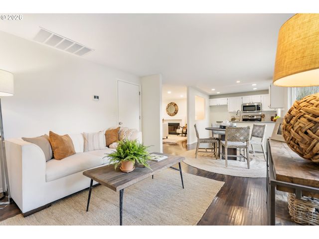8885 Sw 76TH Pl, Portland, OR 97223