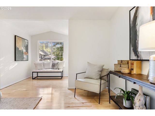 8885 Sw 76TH Pl, Portland, OR 97223