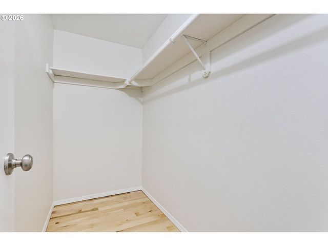 8885 Sw 76TH Pl, Portland, OR 97223