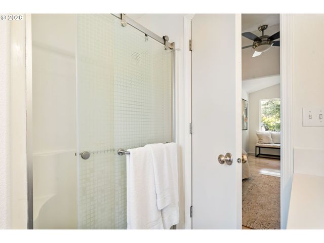 8885 Sw 76TH Pl, Portland, OR 97223