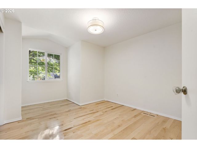 8885 Sw 76TH Pl, Portland, OR 97223