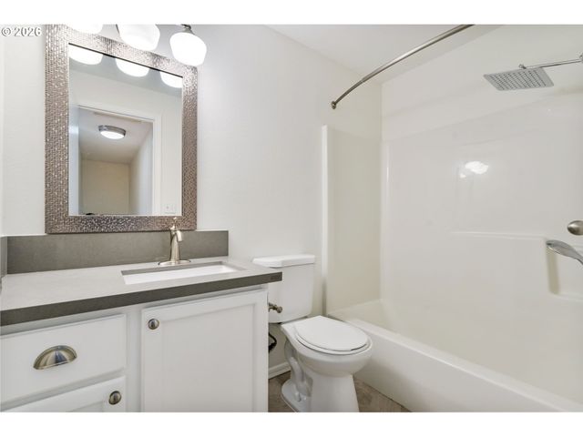 8885 Sw 76TH Pl, Portland, OR 97223