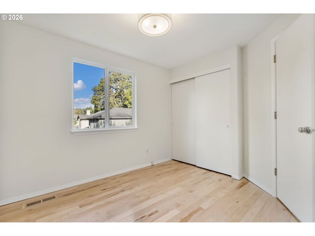 8885 Sw 76TH Pl, Portland, OR 97223