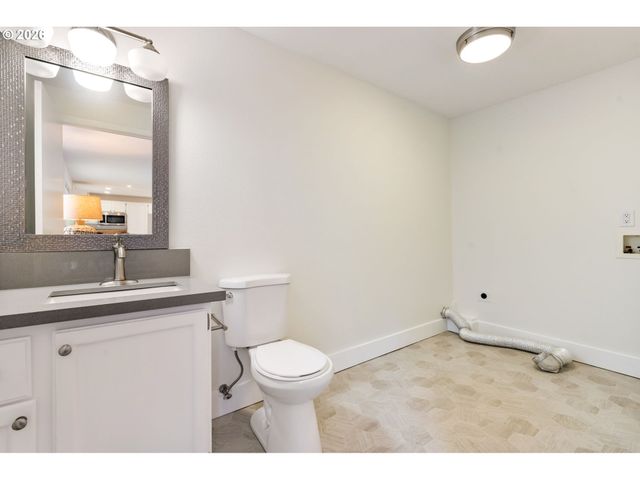 8885 Sw 76TH Pl, Portland, OR 97223