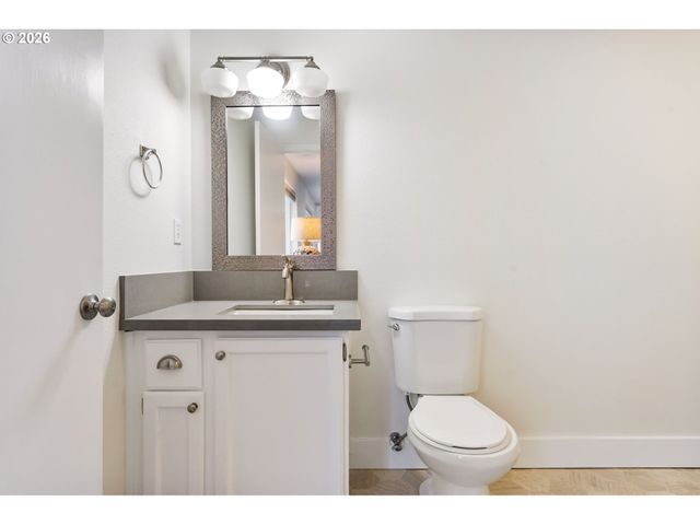 8885 Sw 76TH Pl, Portland, OR 97223