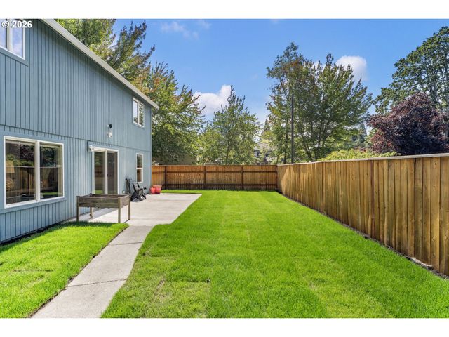8885 Sw 76TH Pl, Portland, OR 97223