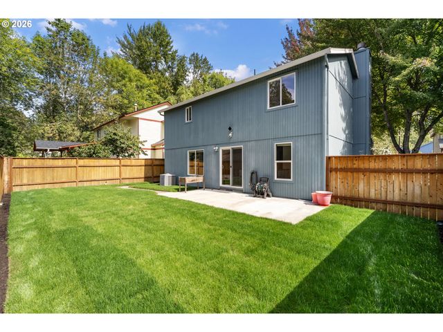 8885 Sw 76TH Pl, Portland, OR 97223