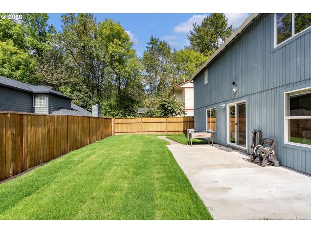 8885 Sw 76TH Pl, Portland, OR 97223
