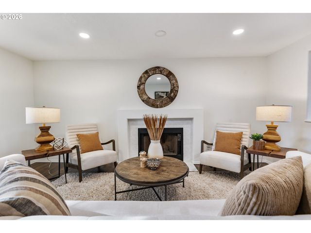 8885 Sw 76TH Pl, Portland, OR 97223