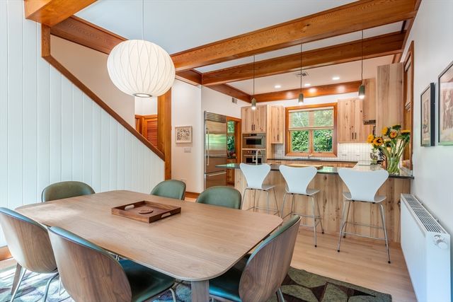 100 Larkspur Dr, Amherst, MA 01002