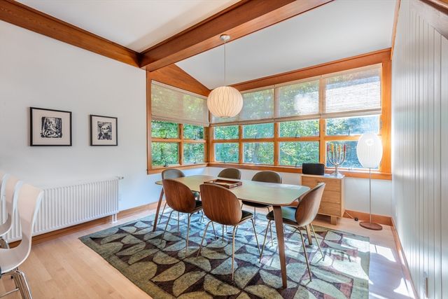 100 Larkspur Dr, Amherst, MA 01002