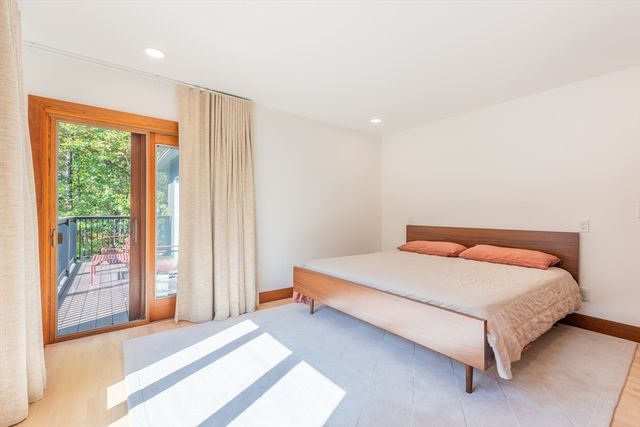 100 Larkspur Dr, Amherst, MA 01002