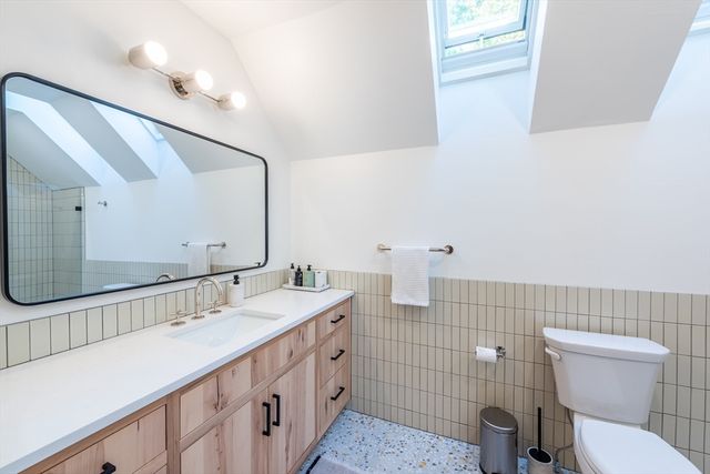 100 Larkspur Dr, Amherst, MA 01002