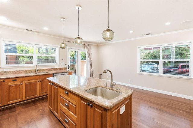 2200 23rd St, Sacramento, CA 95818