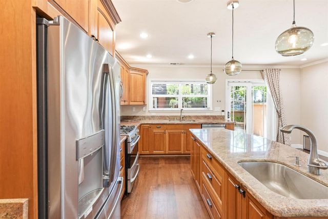 2200 23rd St, Sacramento, CA 95818
