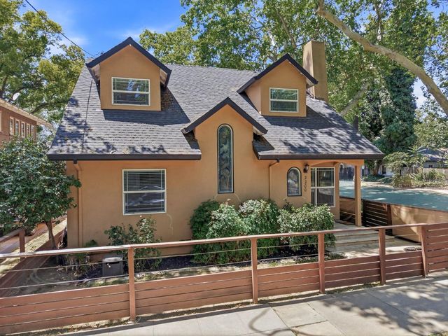2200 23rd St, Sacramento, CA 95818