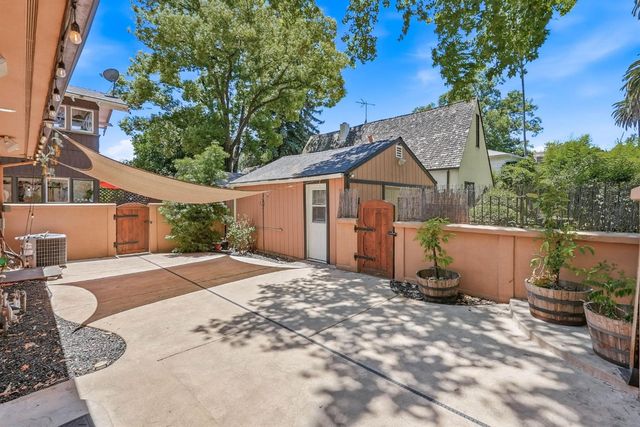 2200 23rd St, Sacramento, CA 95818