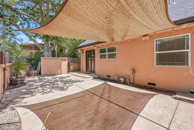 2200 23rd St, Sacramento, CA 95818