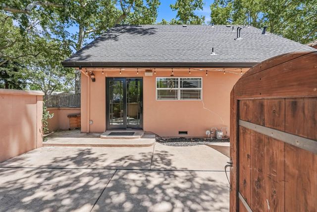 2200 23rd St, Sacramento, CA 95818