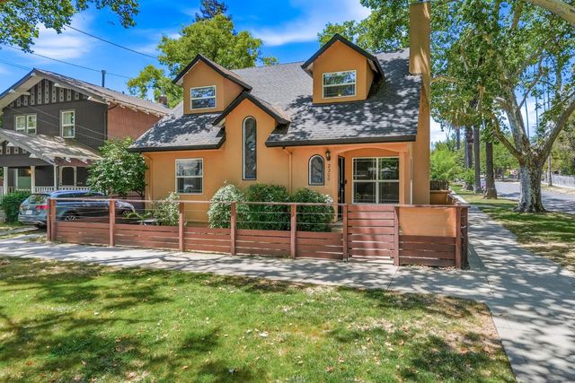 2200 23rd St, Sacramento, CA 95818
