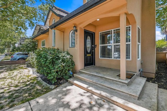 2200 23rd St, Sacramento, CA 95818