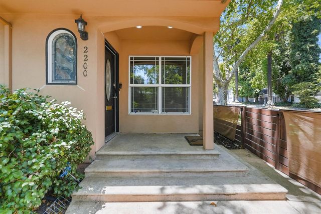 2200 23rd St, Sacramento, CA 95818