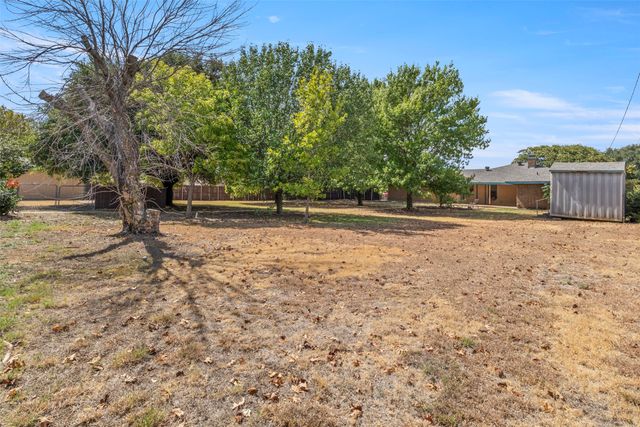500 Sunflower Street, Red Oak, TX 75154