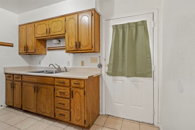500 Sunflower Street, Red Oak, TX 75154