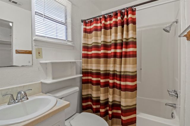 500 Sunflower Street, Red Oak, TX 75154