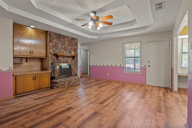 500 Sunflower Street, Red Oak, TX 75154